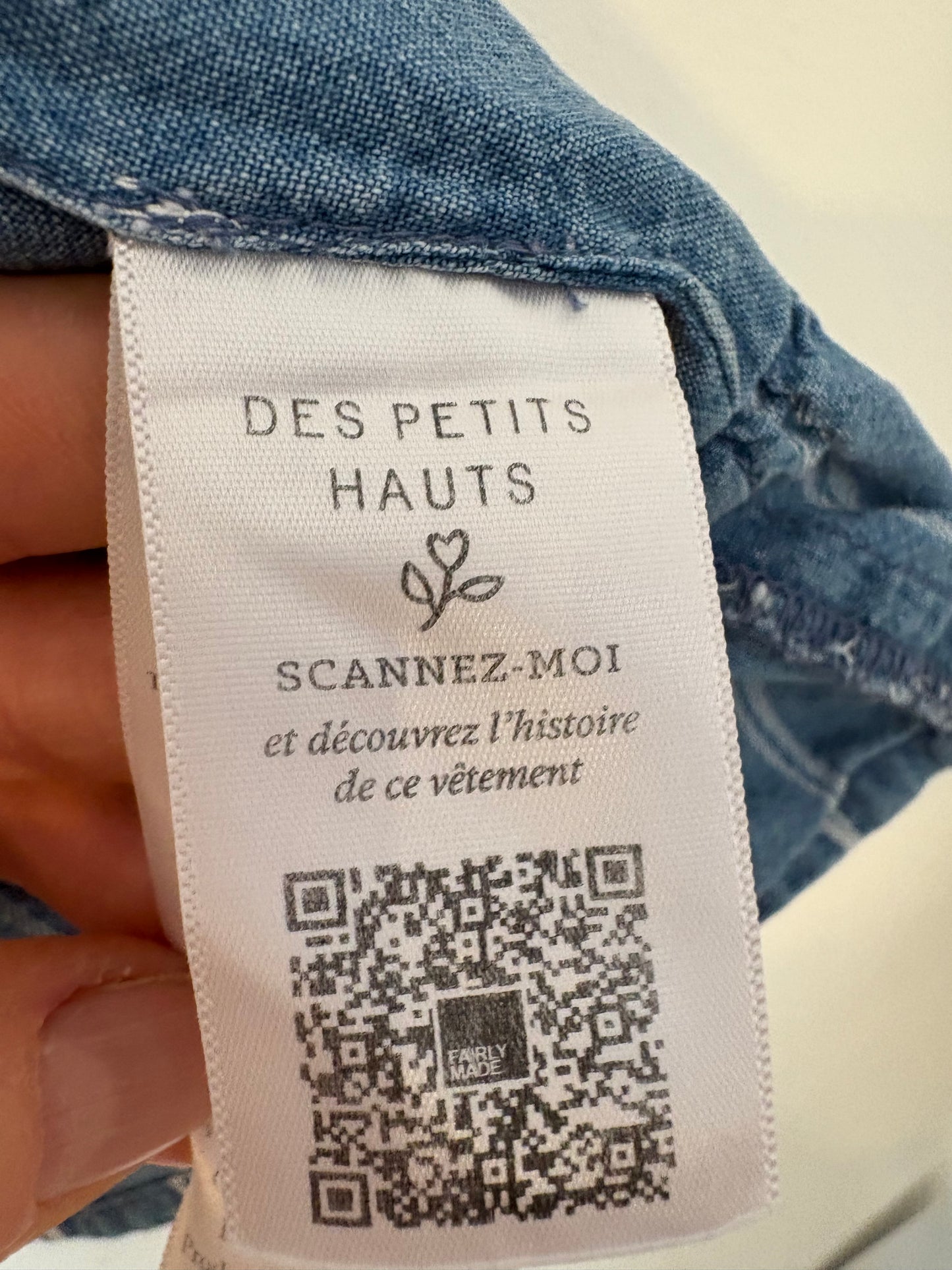 DES PETITS HAUTS. Conjunto denim ligero rayas