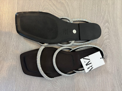 ZARA. Flat sandals with shiny straps. Size 40