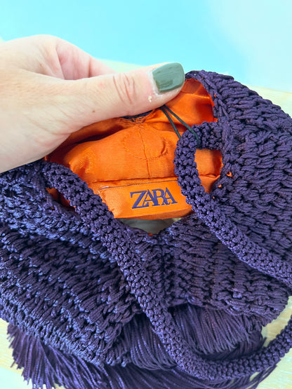 ZARA. Bolso asa corta flecos