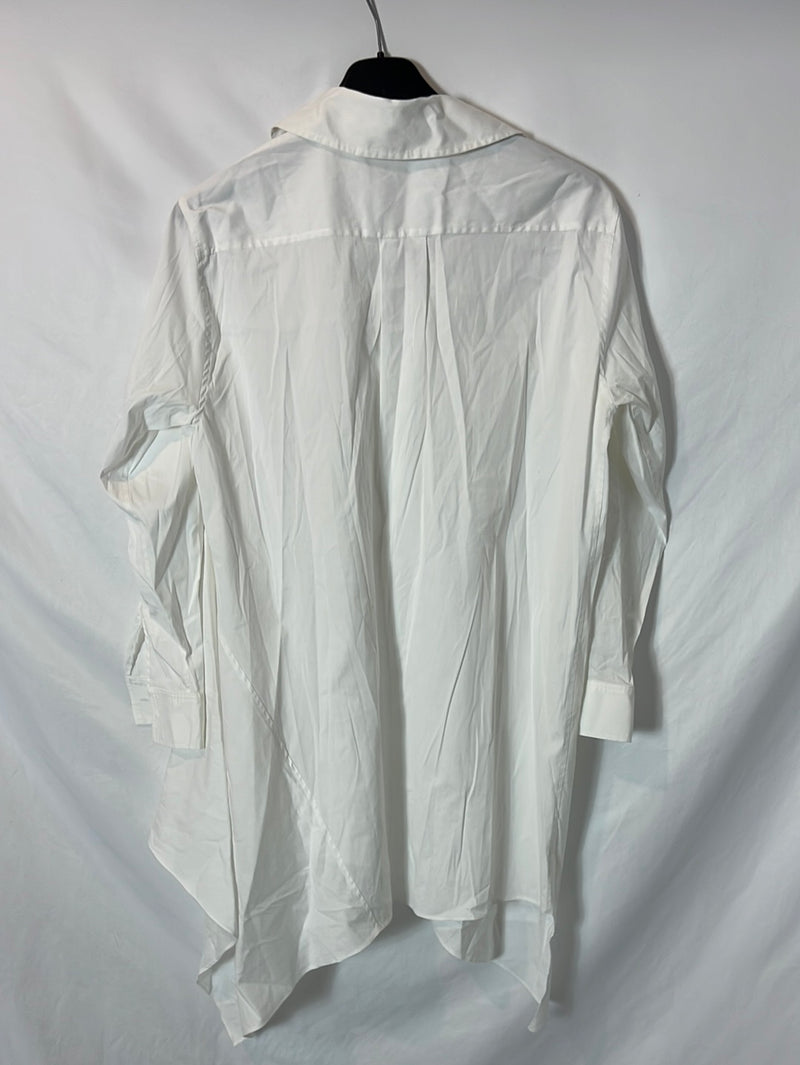 ZARA. Camisa blanca larga asimétrica. T. M