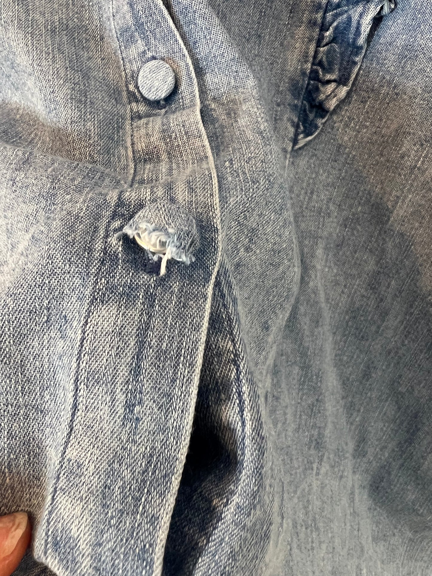 ZARA. Blusa denim volantes T.m (Tara)