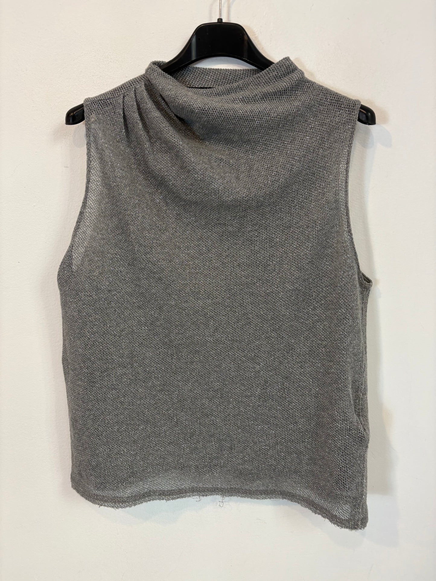 MASSIMO DUTTI. Top gris hilos brillo. T M