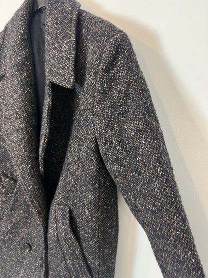 MANGO. Abrigo negro cruzado jaspeado. T S