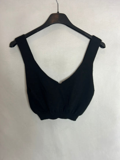 CORTANA. Crop top negro cashmere. T M (tara)