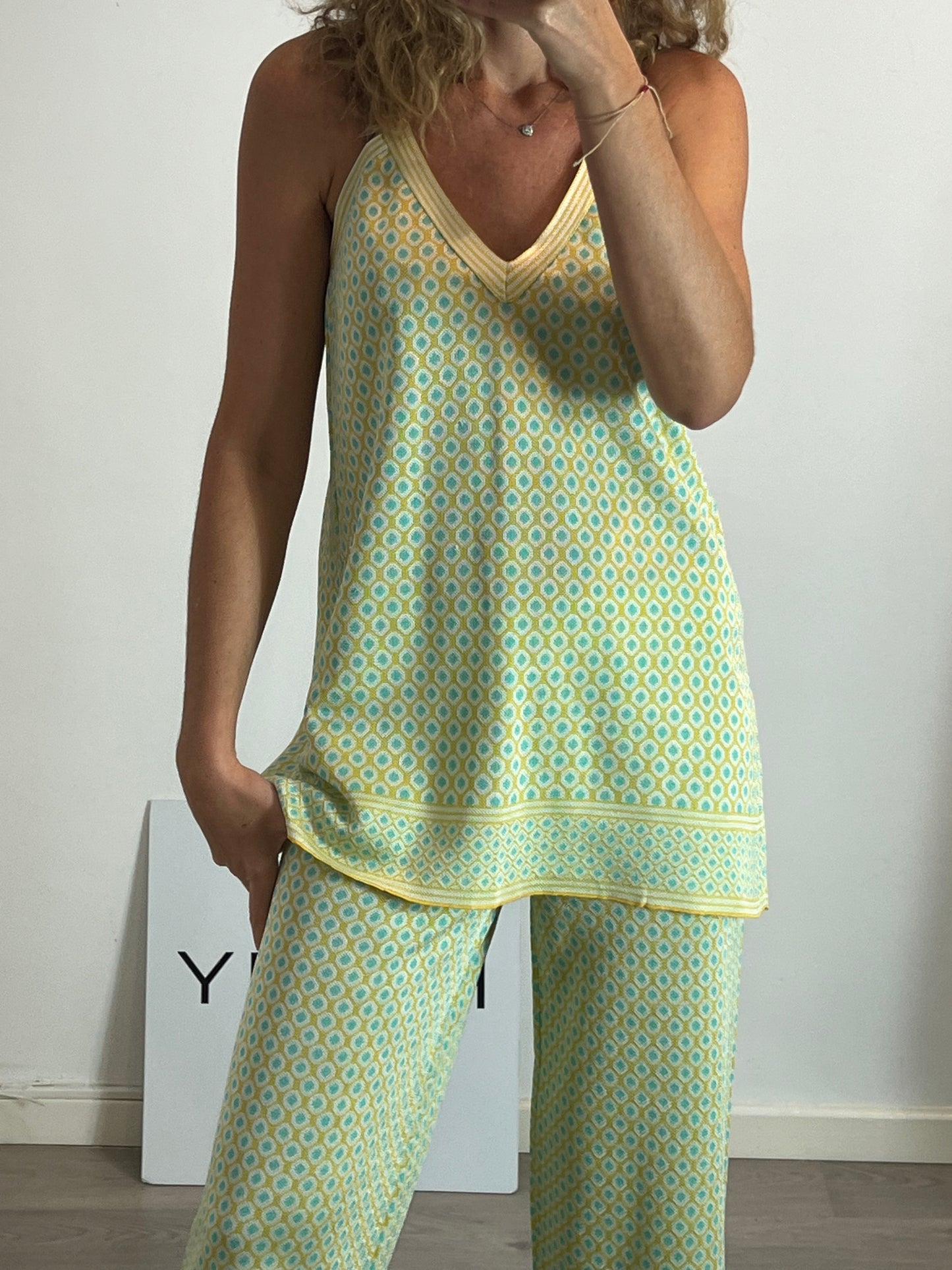 ZARA. Total look estampado detalles hilos T.m/l