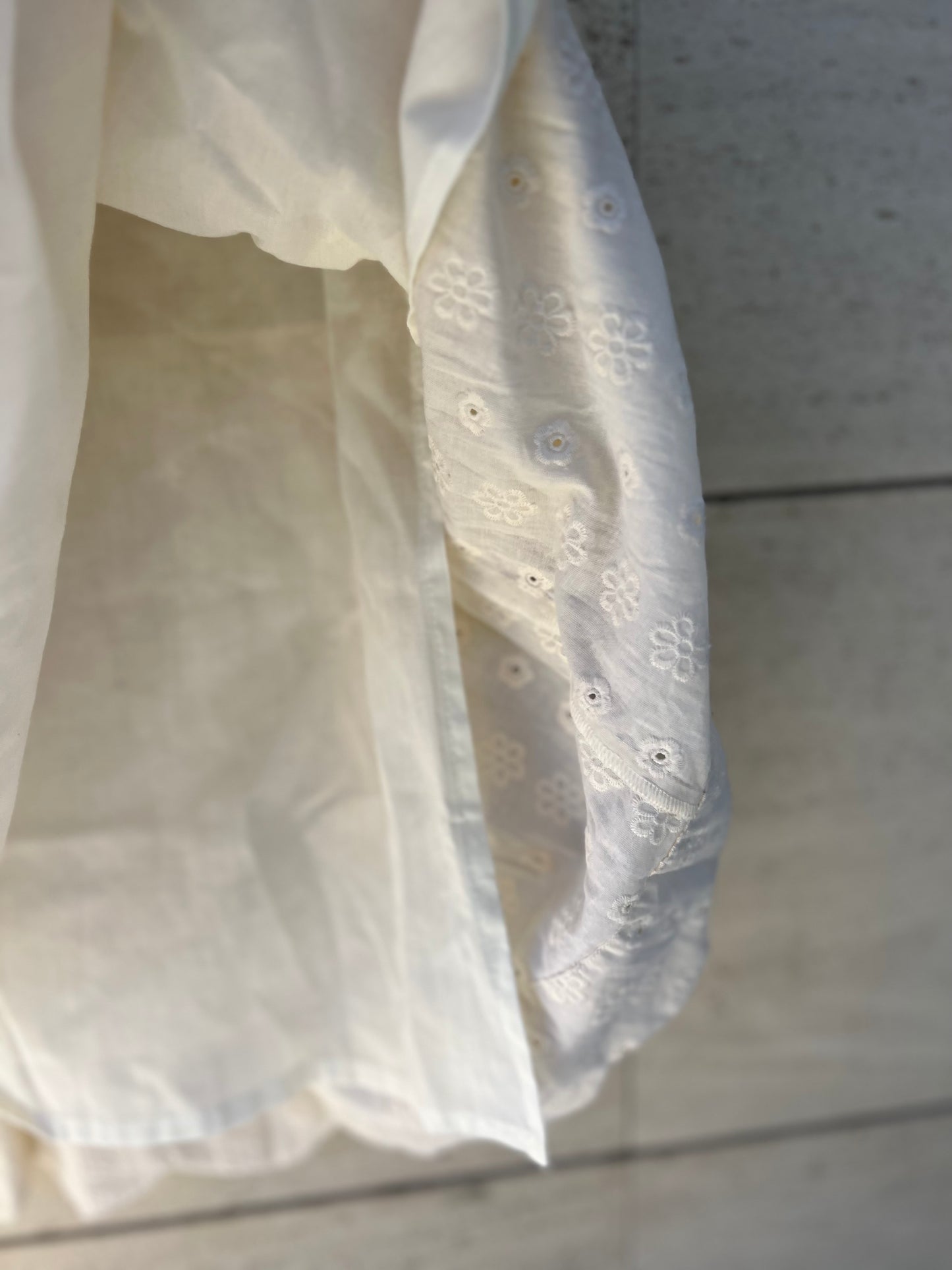 ANDION. Vestido beige tejido flores. T.S