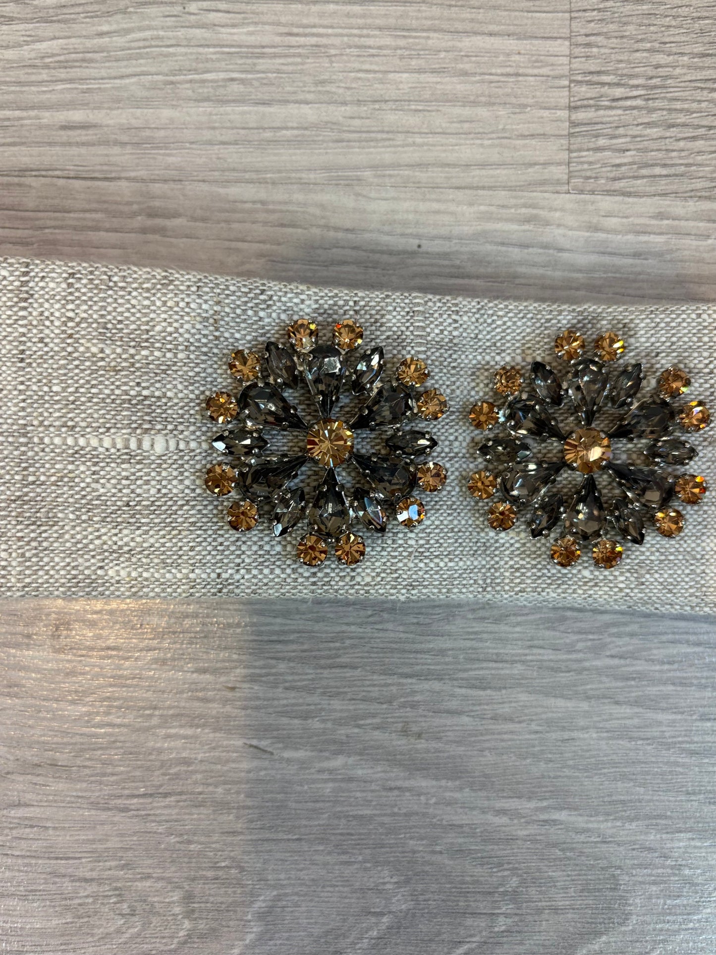 Cinturón lino beige broches
