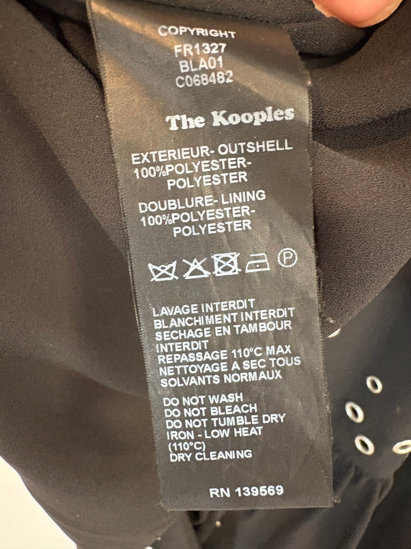 AMEÉ. Sleeveless fringed sweater S.(s)