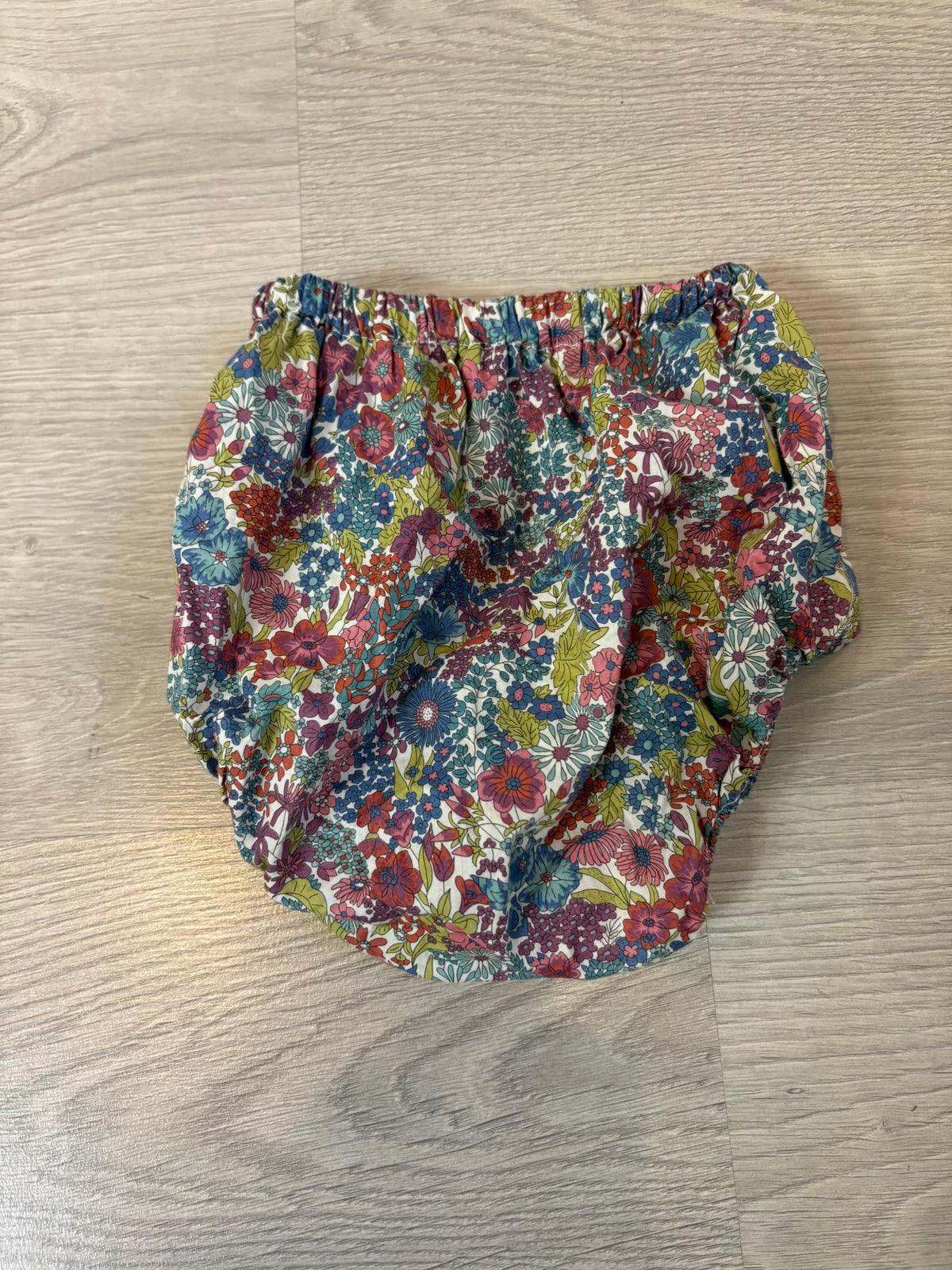 MAGIC STORIES. Culetin flores Liberty T.6-36 meses