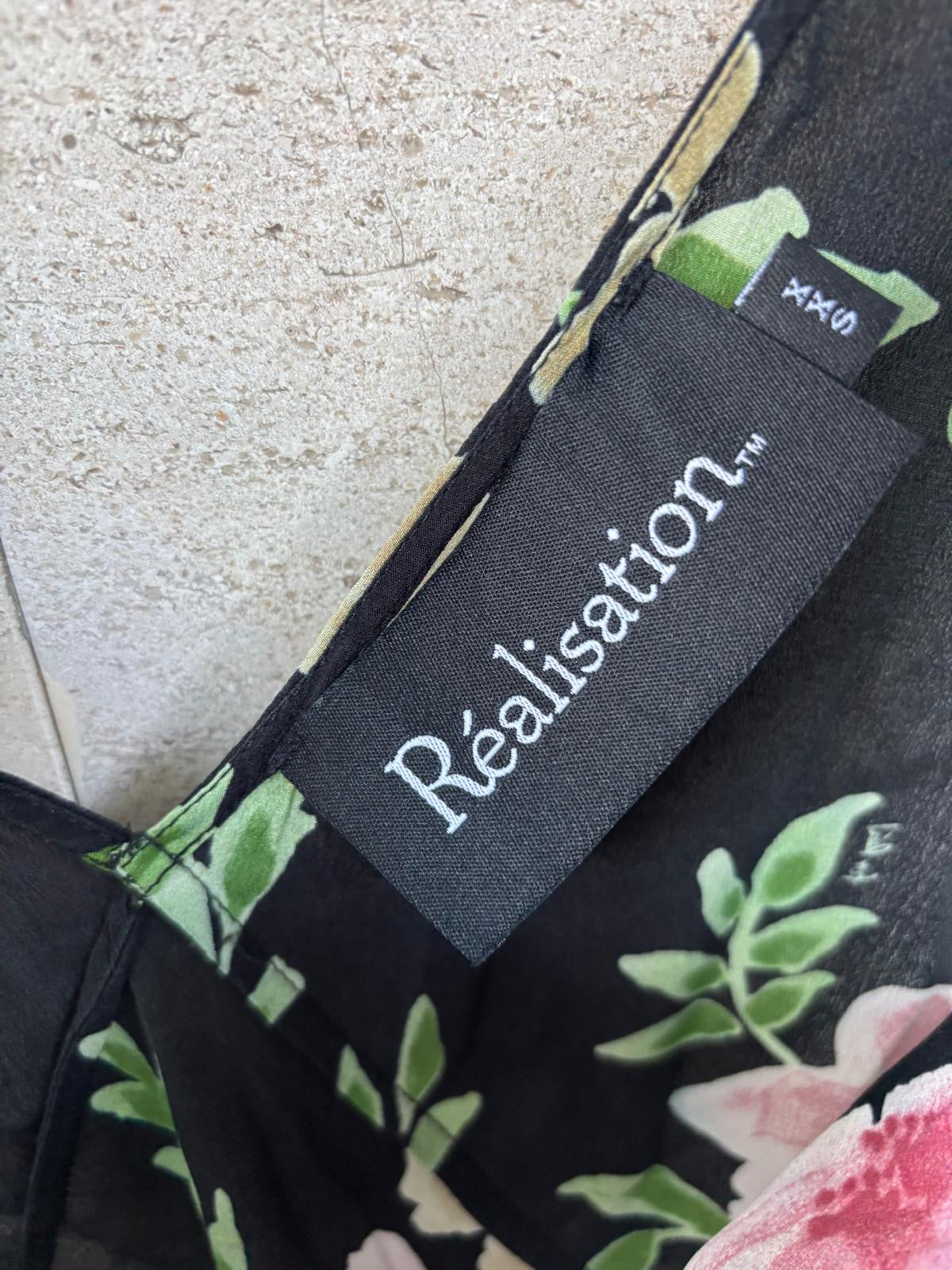 RÉALISATION. Vestido largo seda flores escote en pico