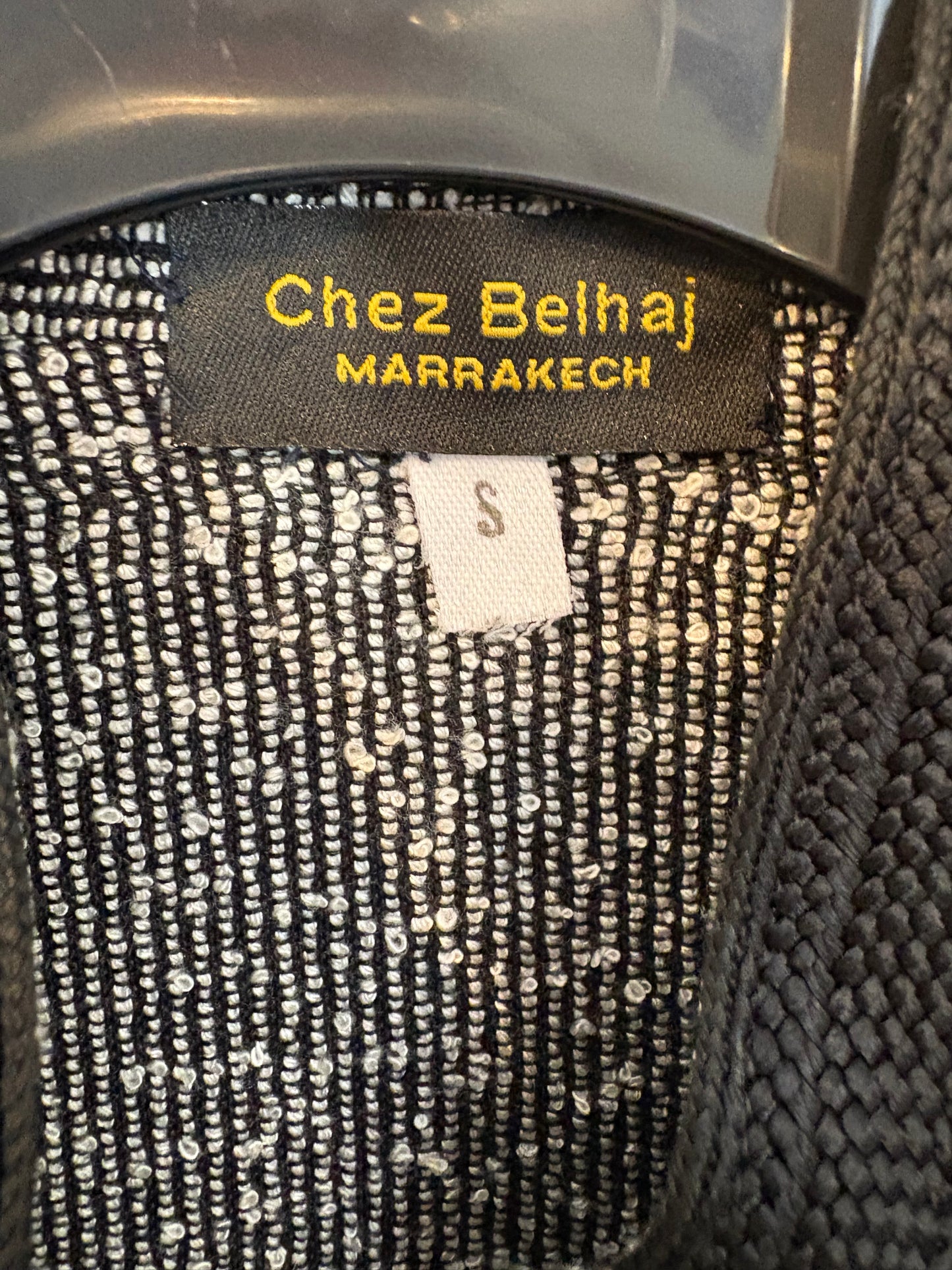 CHEZ BELHAJ. Chaqueta larga/chilaba marroquí