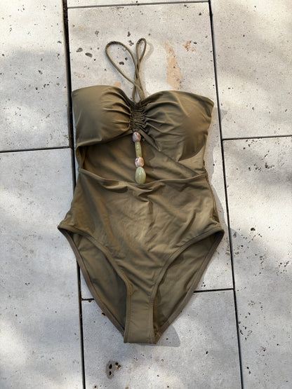 MASSIMO DUTTI.  Bañador verde aberturas y abalorios