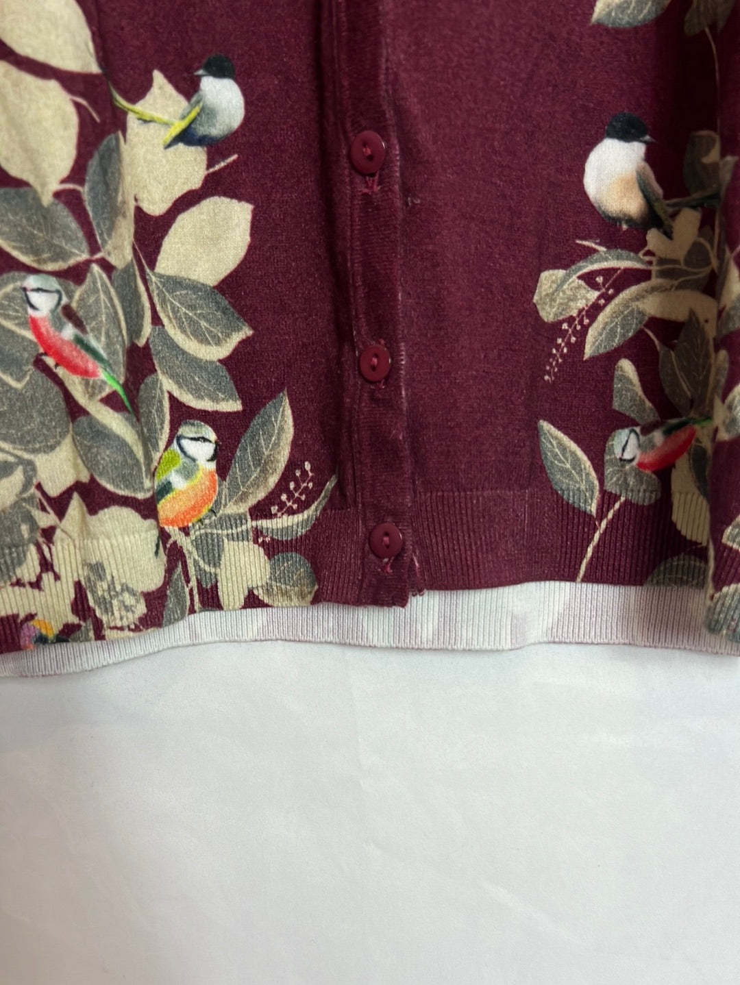 TALBOTS. Printed burgundy cardigan. TS (Tare)