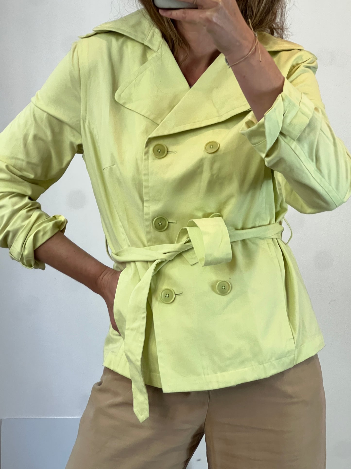 GANT. Gabardina corta verde luna. T L