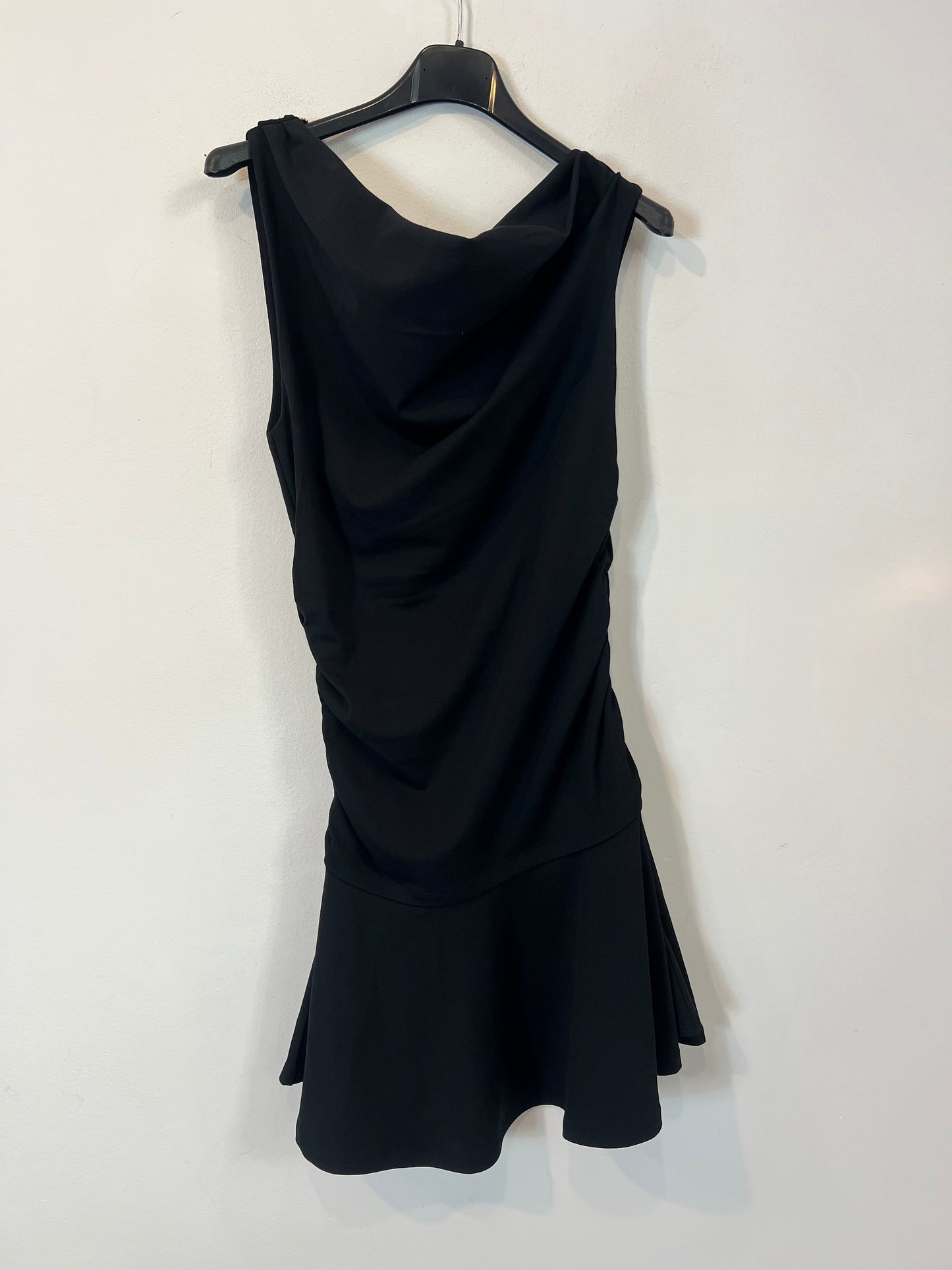 ZARA. Vestido negro fruncido