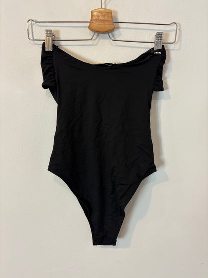 ZARA. Bañador negro palabra de honor