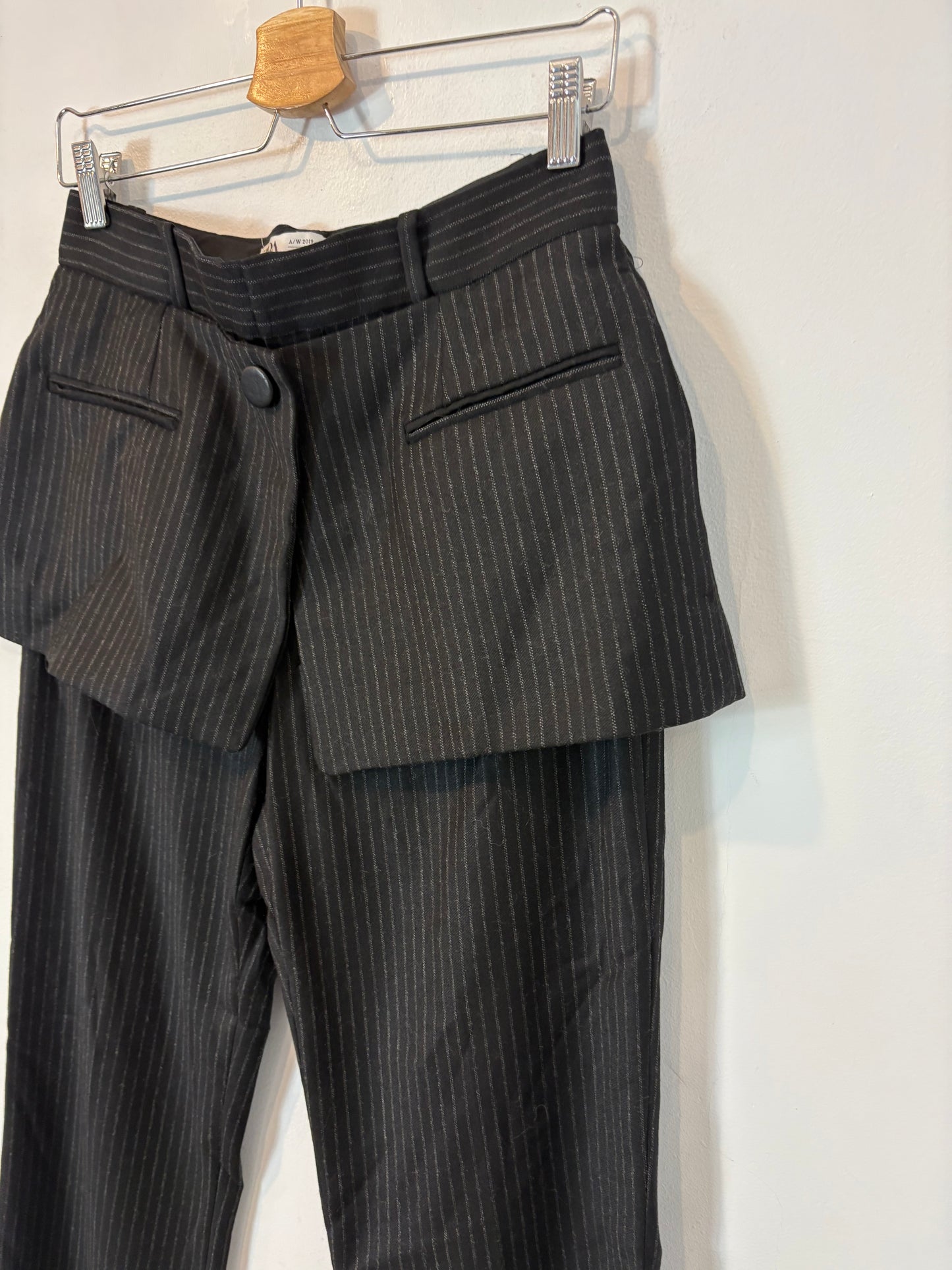 ZARA COLLECTION. Pantalón raya diplomática