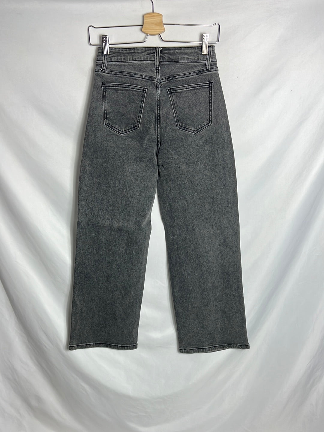 AZALEA. pantalón gris culotte T.s