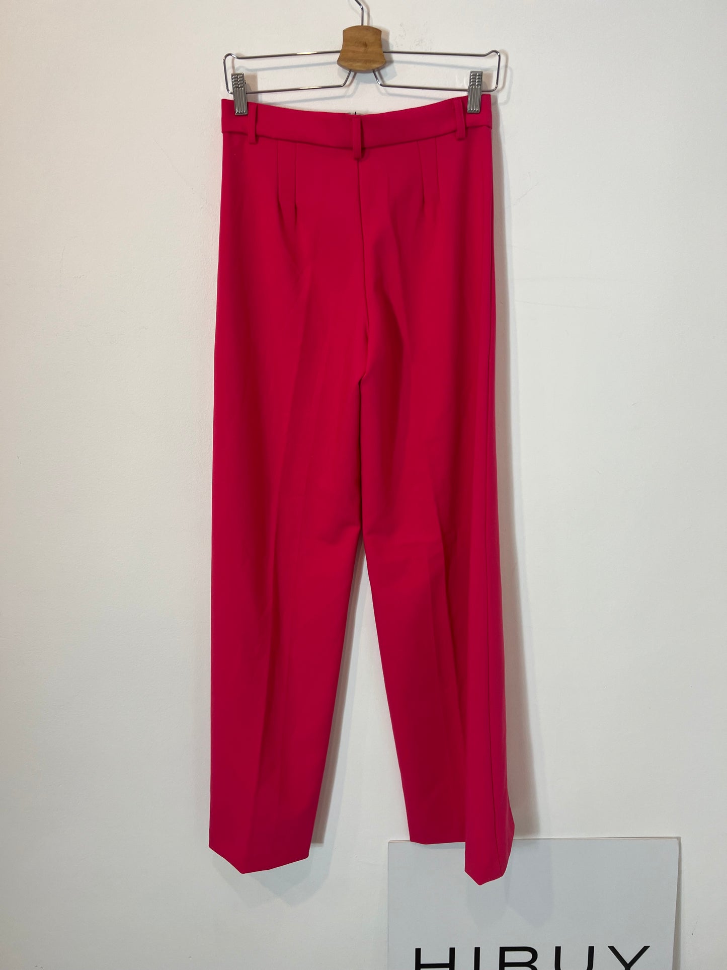 ZARA. Pantalón rosa fucsia pinzas. T S