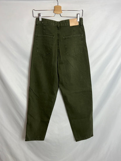 MANGO. Denim verde estilo mom fit. T 36