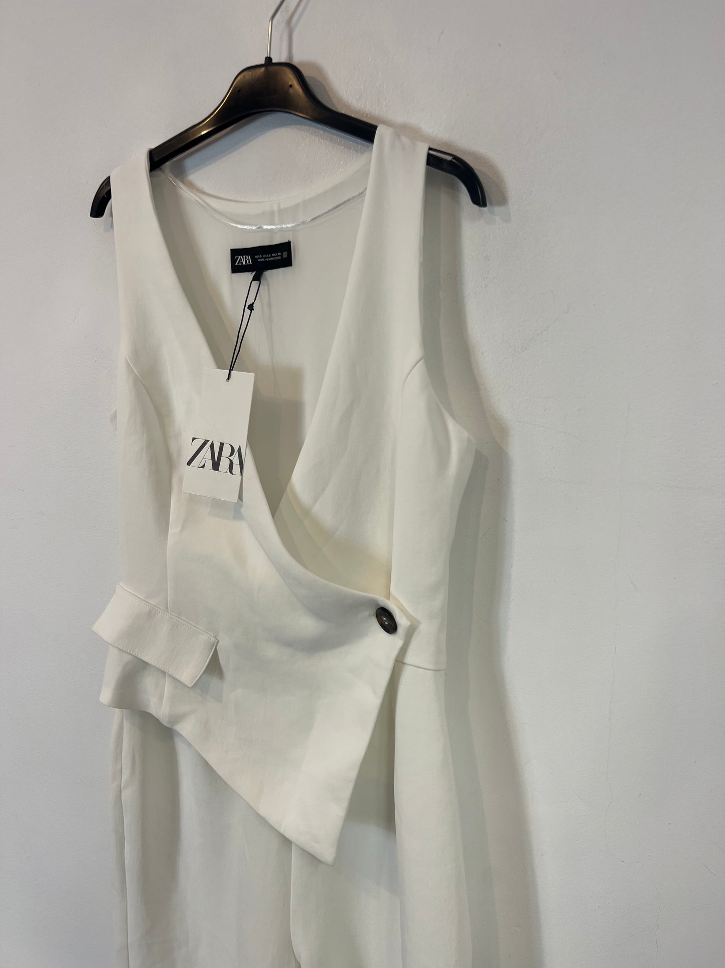 ZARA. Flowy white Ts jumpsuit