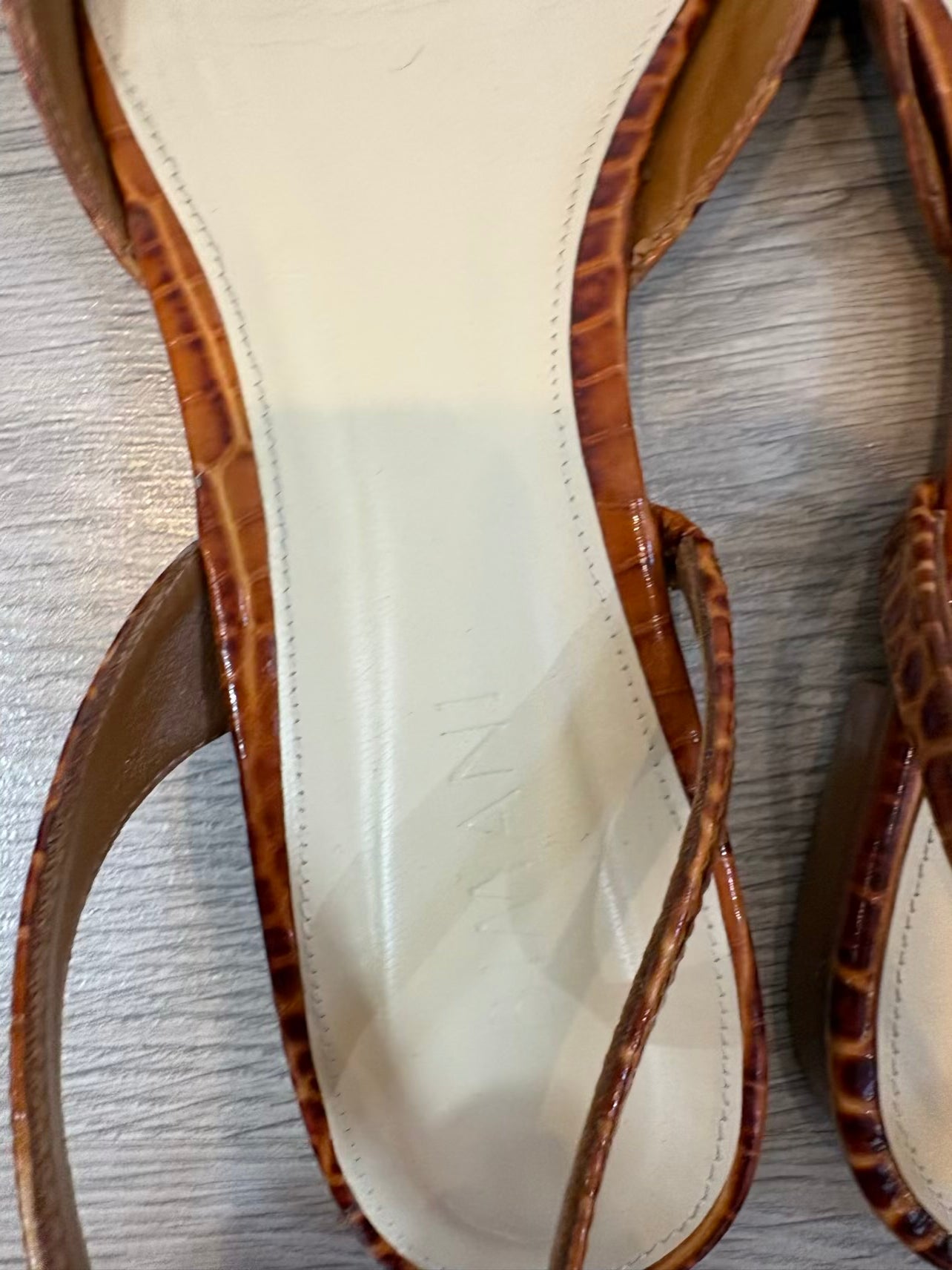 BIMANI. Stiletto piel camel. T 38