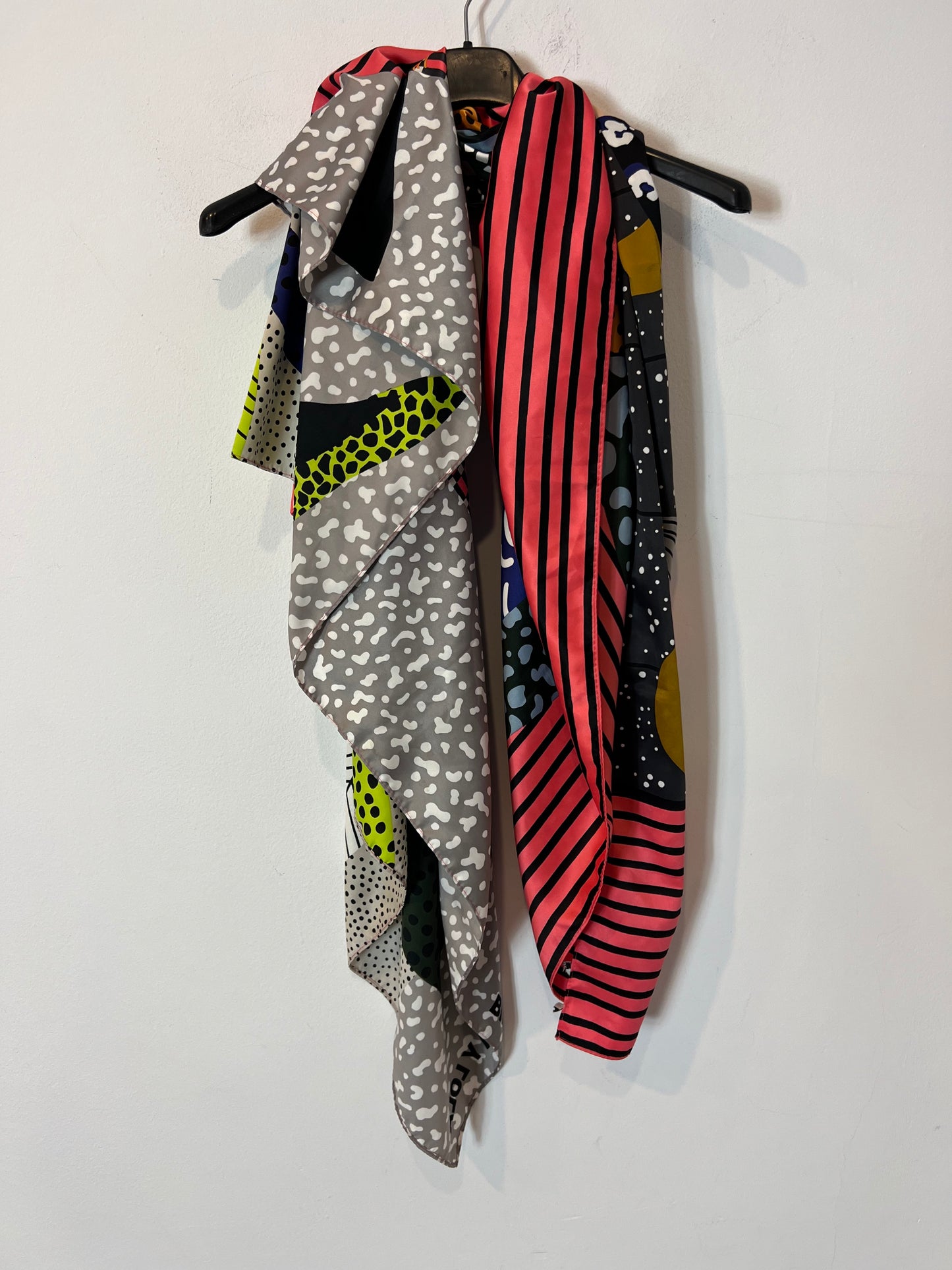 BIMBA Y LOLA. Pañuelo multiestampado