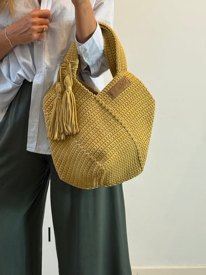 NÄT. Bolso de hombro  hecho a mano