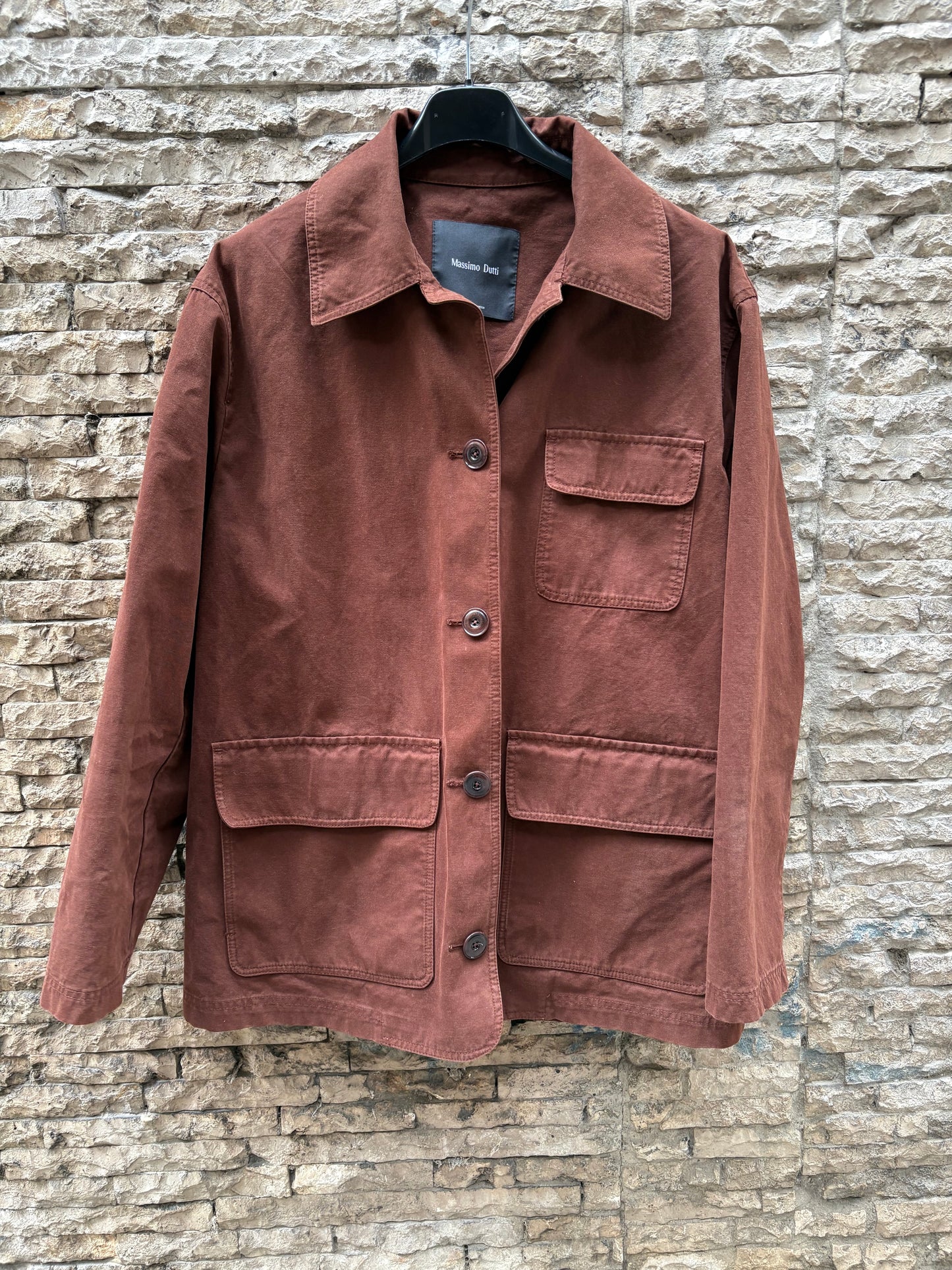 MASSIMO DUTTI. Chaqueta marrón bolsillos
