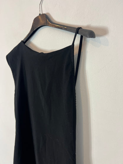 PULL&BEAR. Vestido corto negro elástico. T M