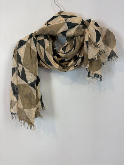 OTRAS. Fular estampado geométrico verdes