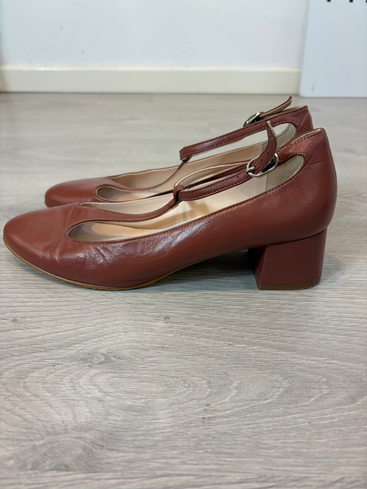 PATSY. Zapato de tacón en piel rosa oscuro. T 39