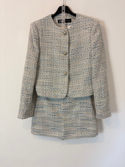 ZARA. Conjunto chaqueta y falda pantalón tweed azules. T XS/S