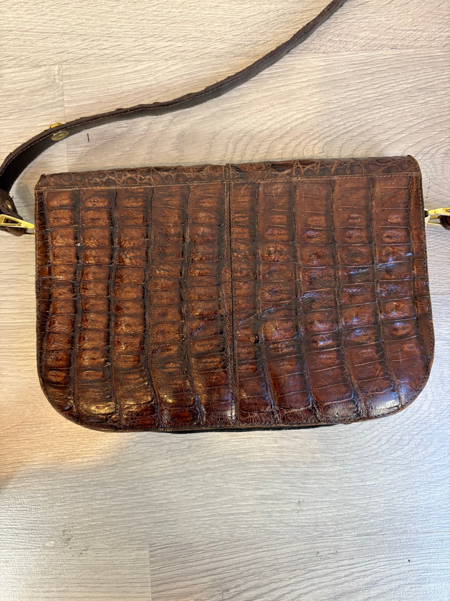 OTRAS. Bolso piel vintage cocodrilo