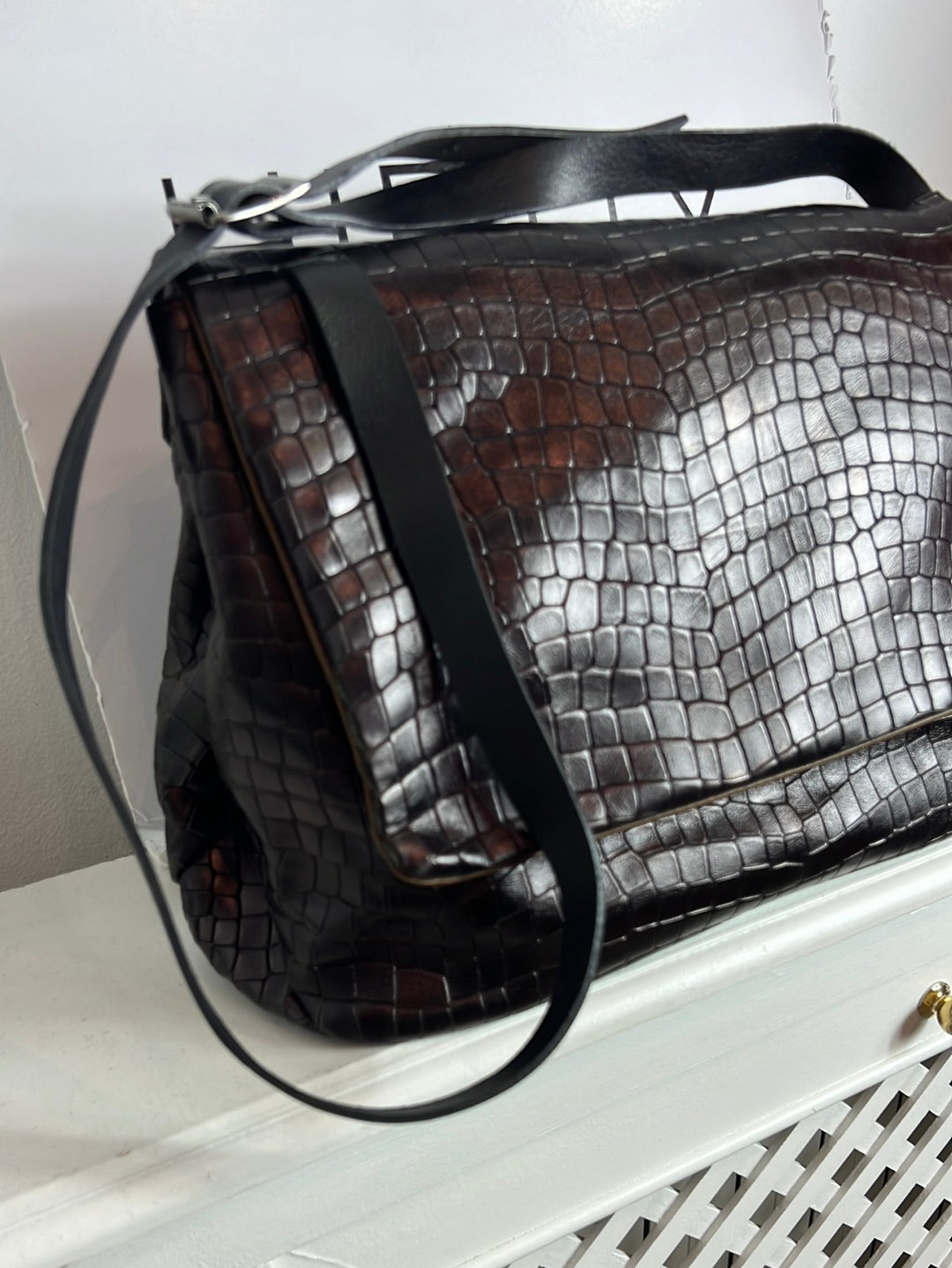 SALVADOR BACHILLER. Bolso piel troquelada mediano