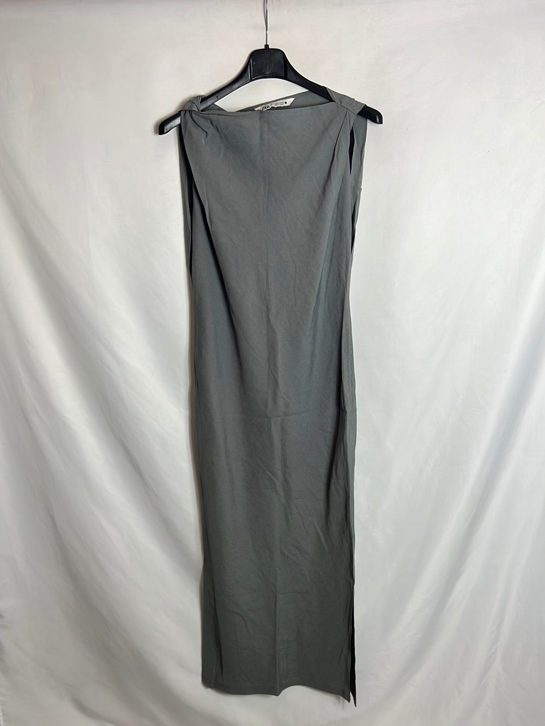 ZARA. Vestido midi gris apertura textura. T XS