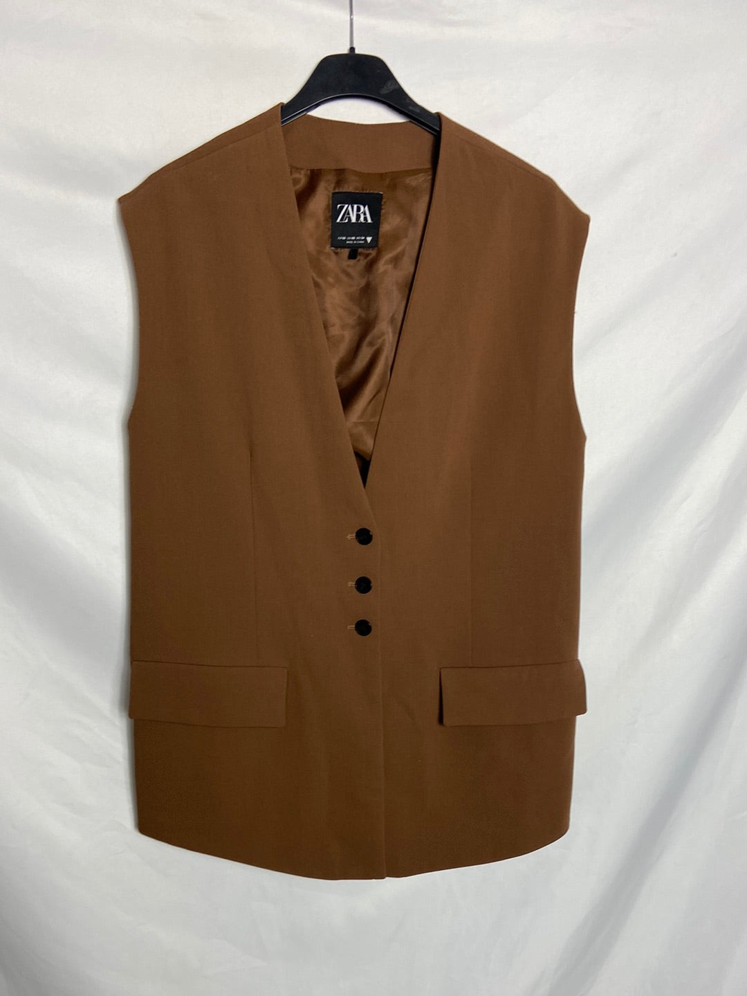 ZARA. Chaleco marrón botones T. XS