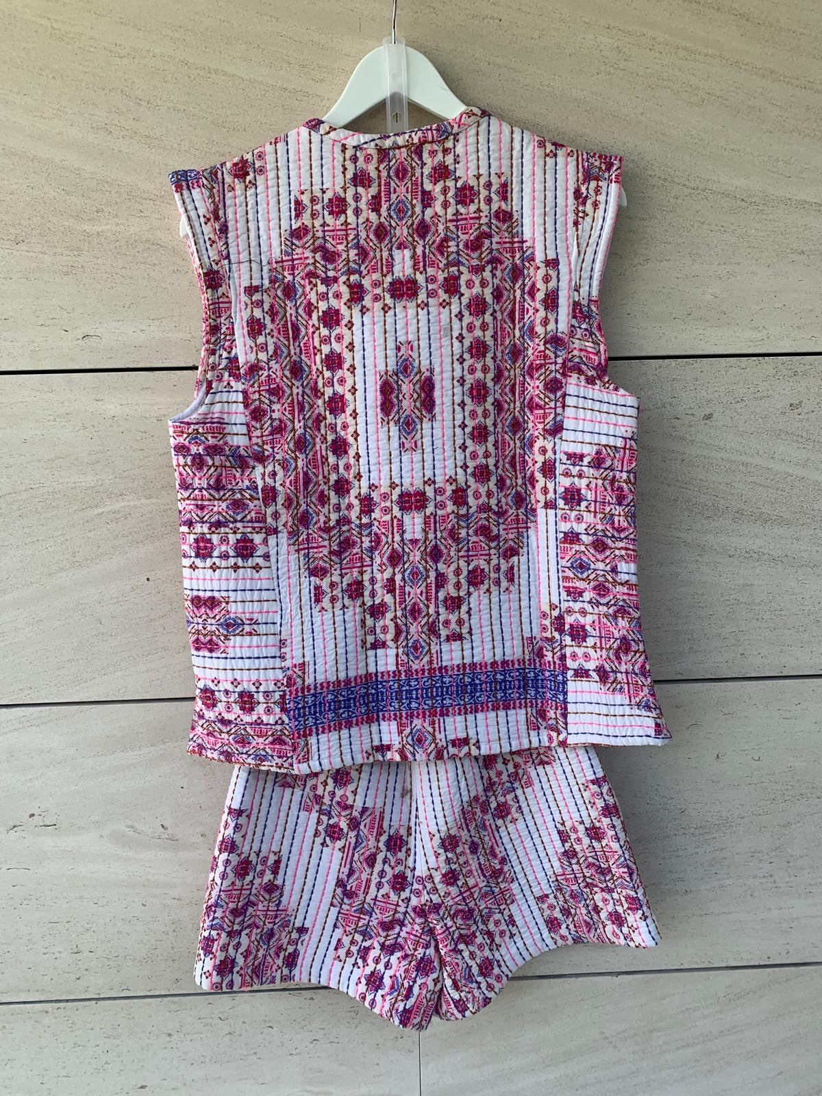 ZARA. Conjunto textura colores y bordados