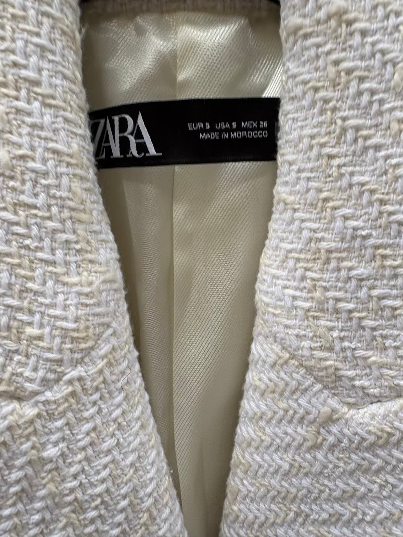 ZARA. Basic white T-shirt. TM