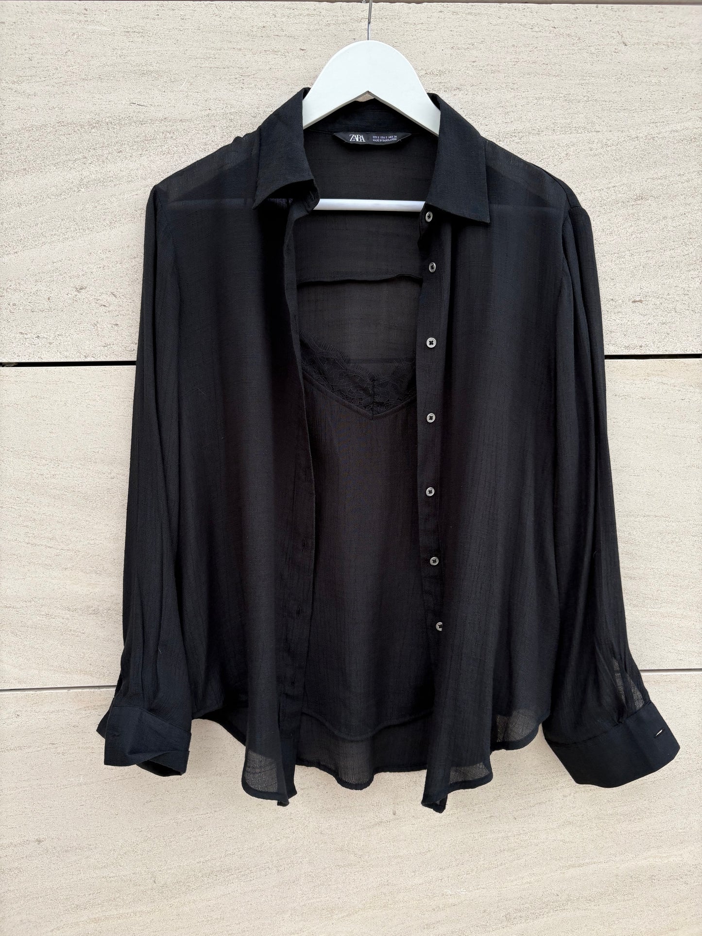 ZARA. Camisa fluida y top lencero