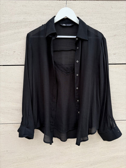 ZARA. Camisa fluida y top lencero