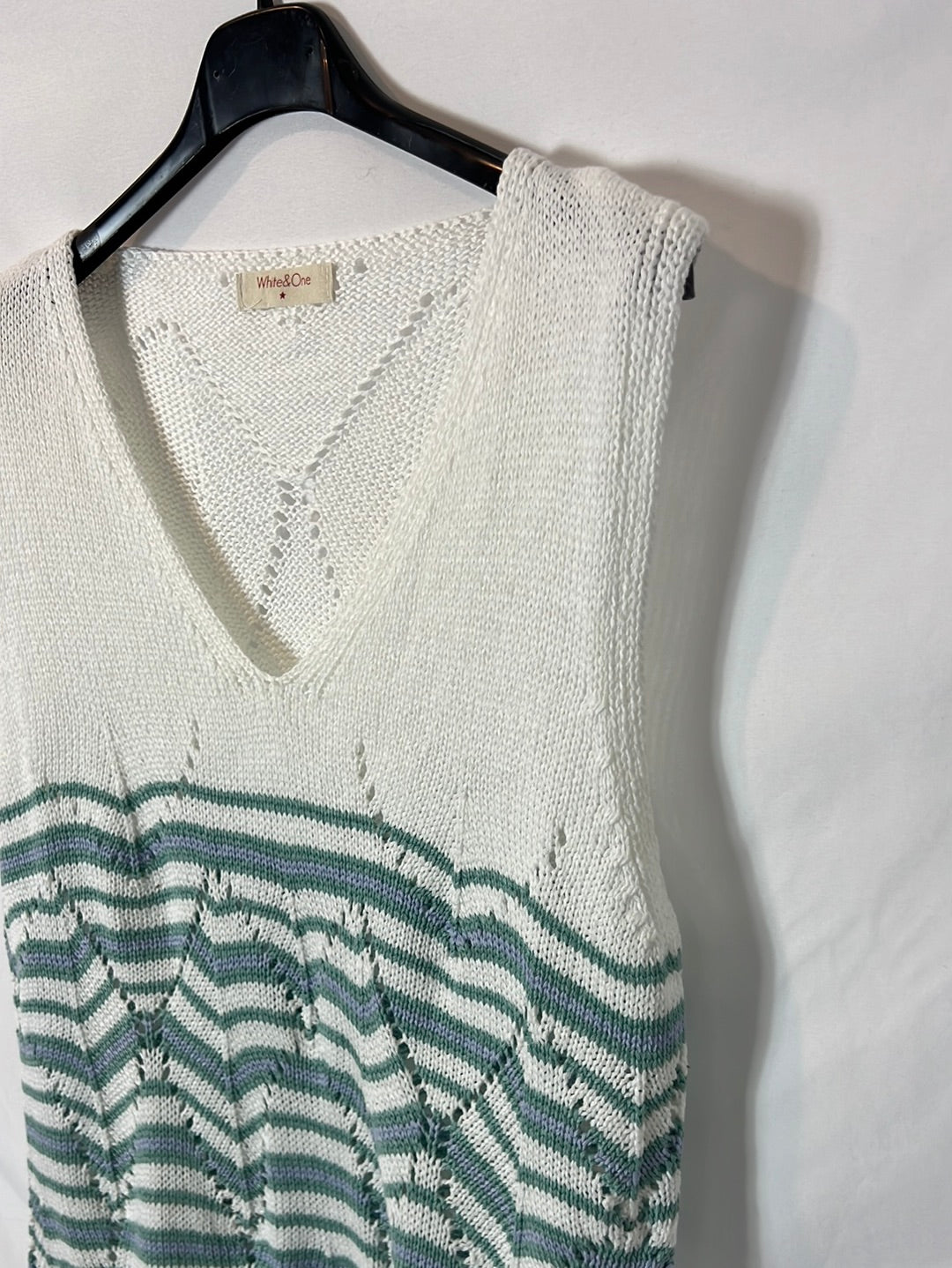 WHITE&amp;ONE. Striped knit top Tl