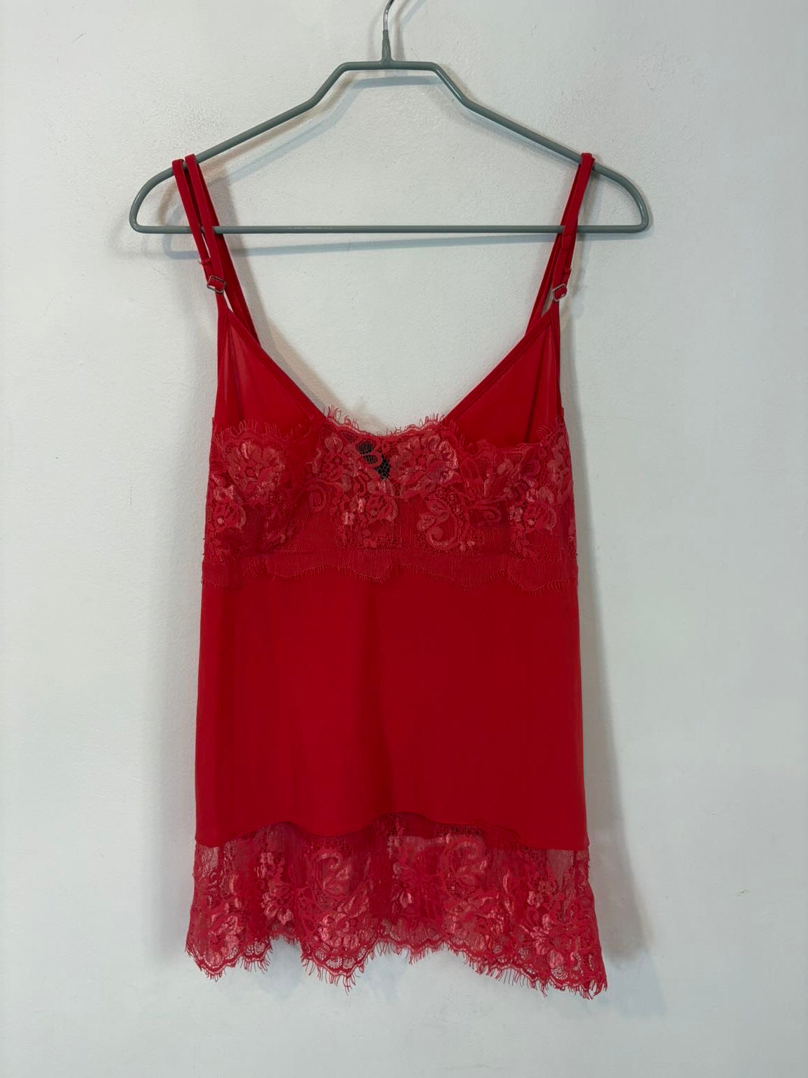 HÔTEL PARTCULIER. Top rojo elástico encaje