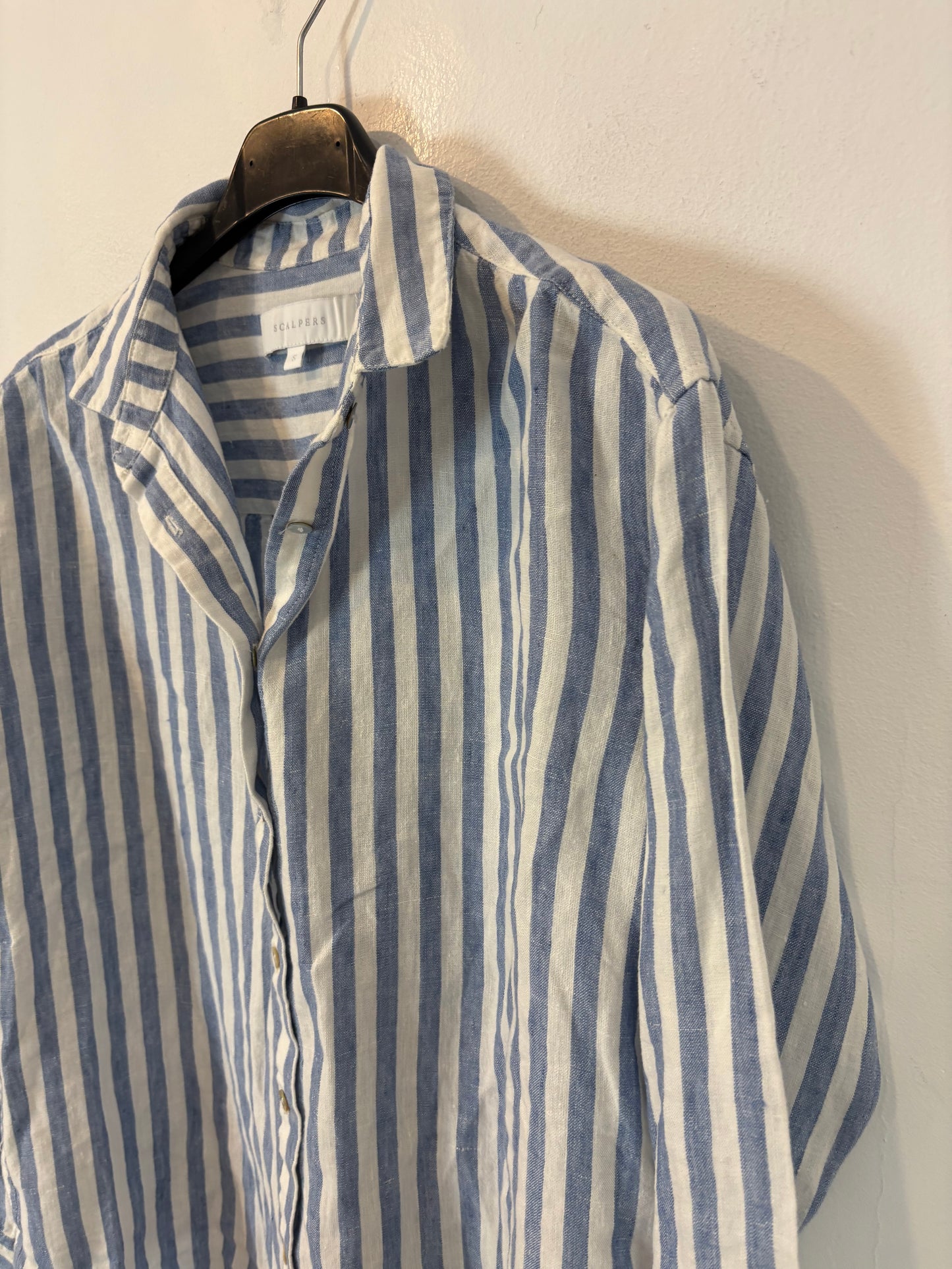 SCALPERS. Camisa lino rayas