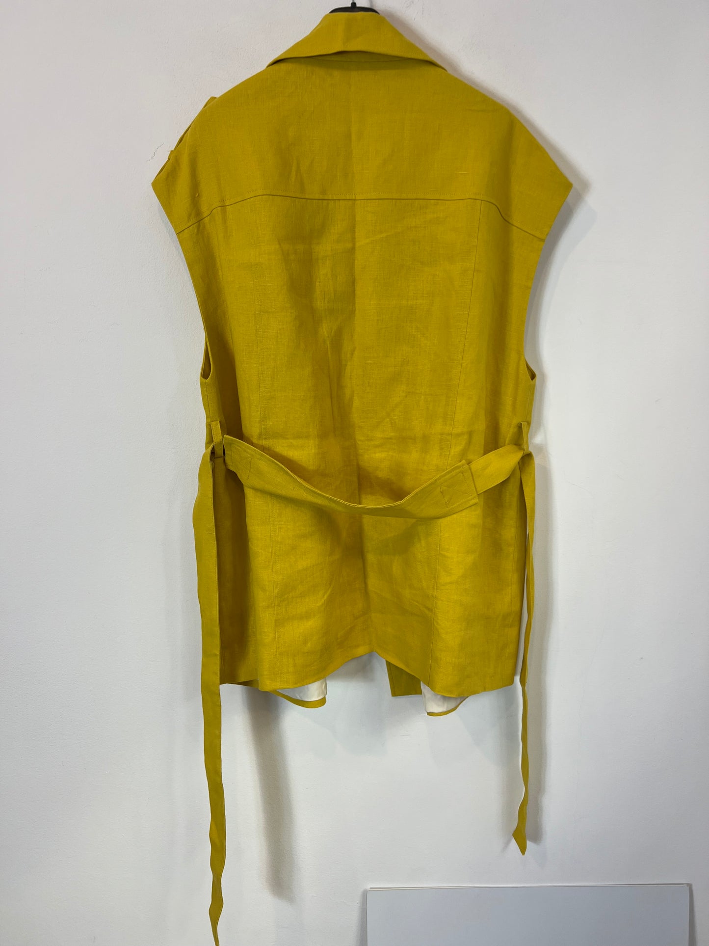 ZARA. Mustard linen vest. TL