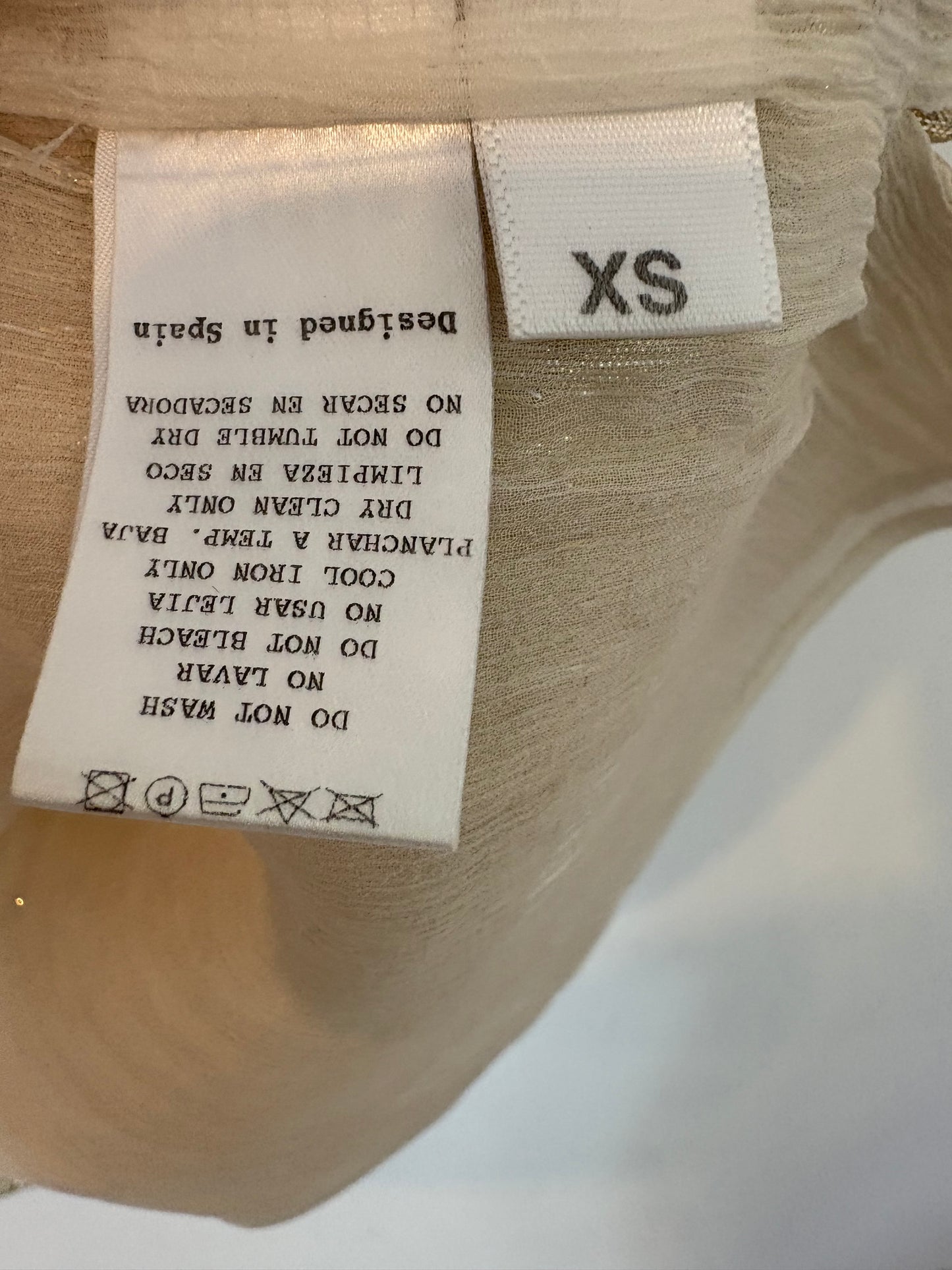 MASSCOB. Blusa seda dorada. XS