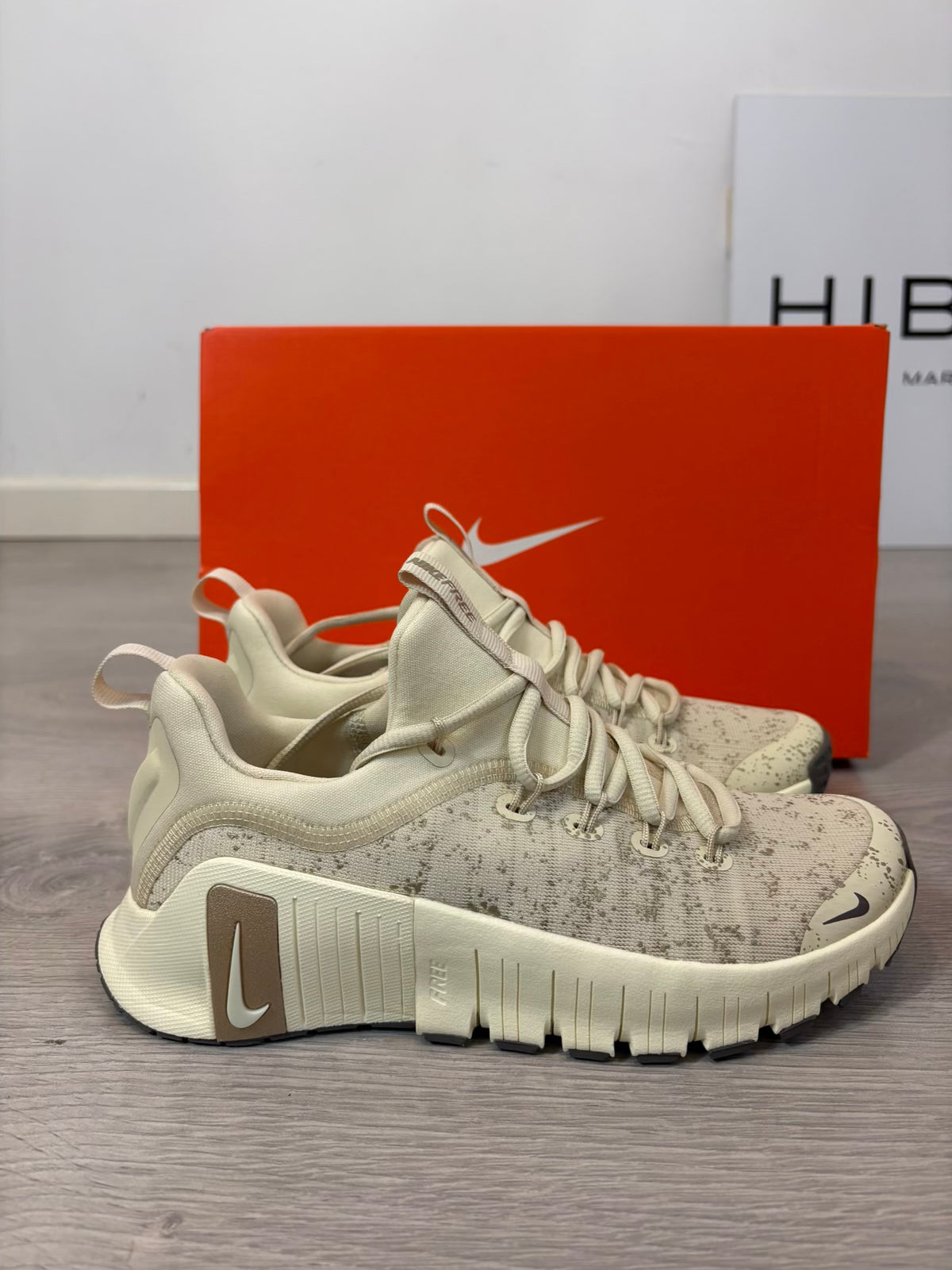 NIKE. Zapatillas depotivas en beige. T 38
