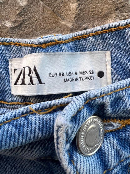 ZARA. Denim recto claro. T 36