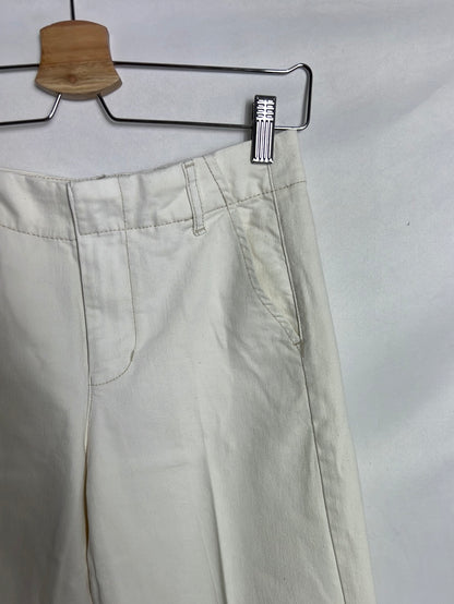 ZARA. Pantalón cropped  beige pata ancha. T 34