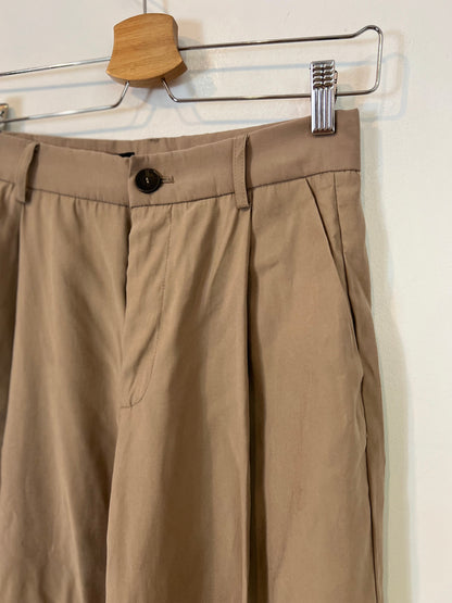 ZARA. Flowing beige pleated trousers S.xs